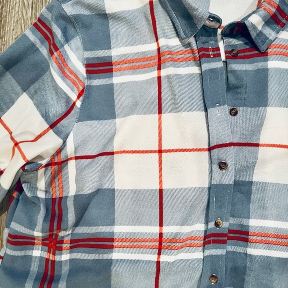 Eden & Olivia plaid high-low shirt size large - Picture 5 of 9